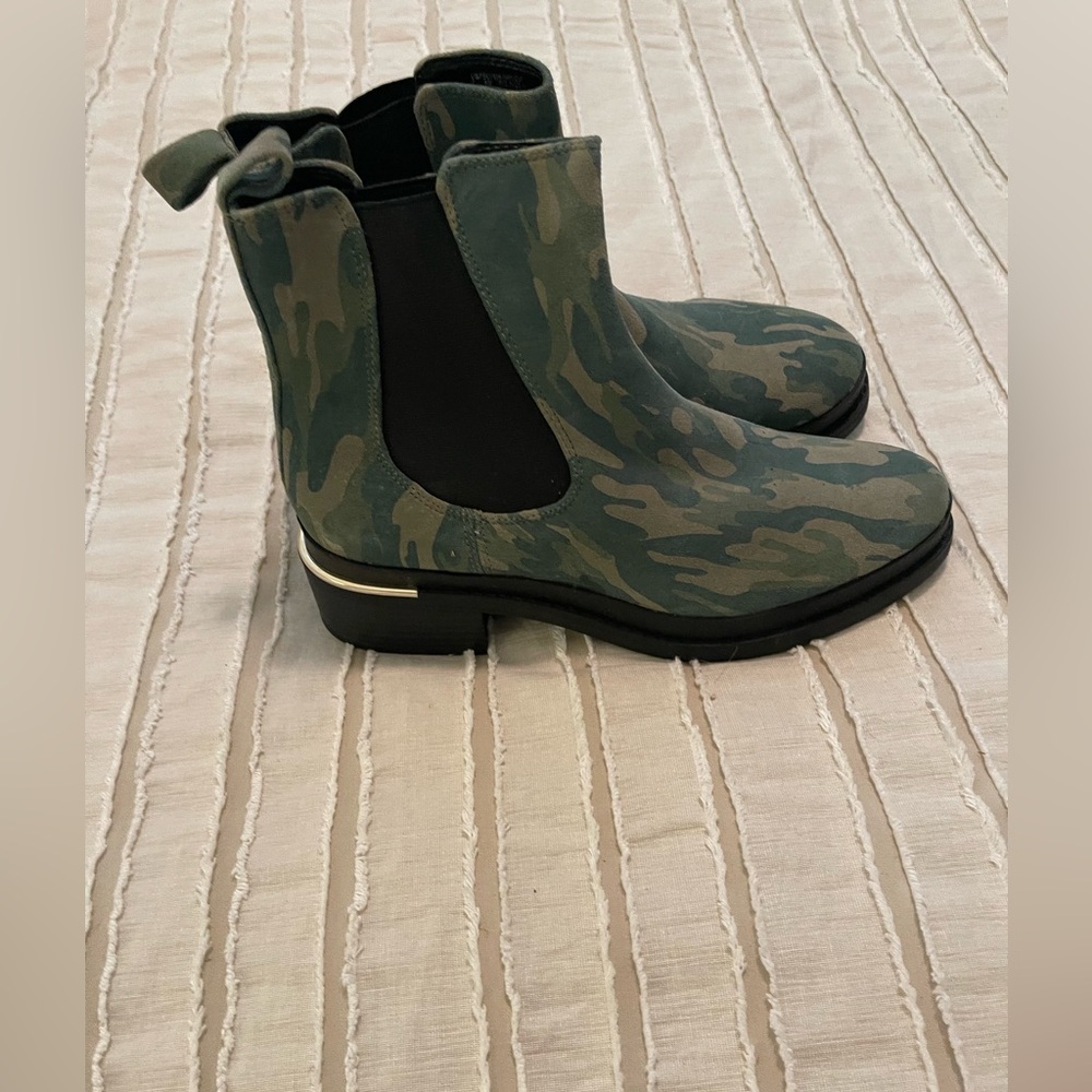 Kenneth Cole Green Camouflage Ankle Boots